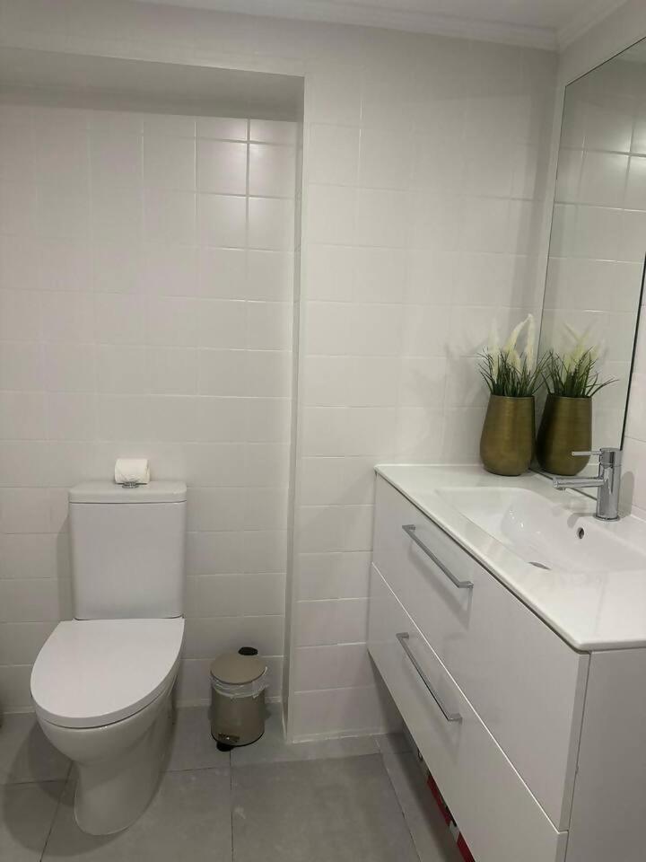 Stylish Renovated In Chiado Apartamento *