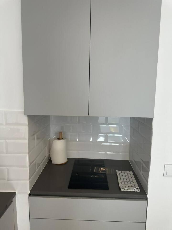 Stylish Renovated In Chiado Apartamento